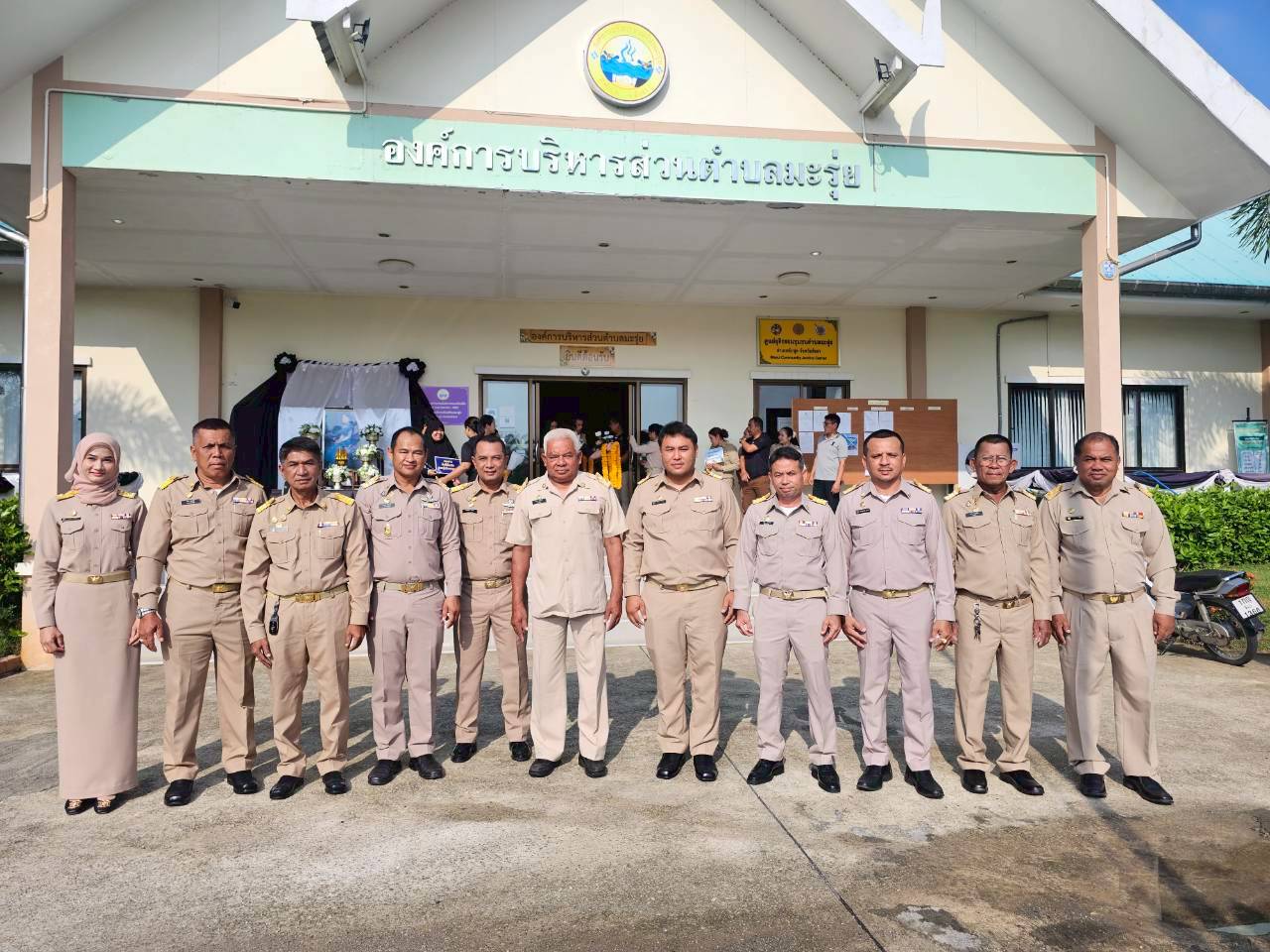 บรรยากาศการต้อนรับคณะผู้บริหารและสมาชิกสภาองค์การบริหารส่วนตำบลมะรุ่ย เนื่องในโอกาสเข้าปฎิบัติหน้าที่วันแรก